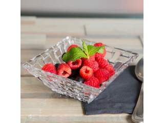 Bowls and vases for dessert